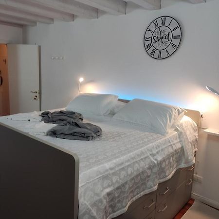 Jennifer House. Trento Esterno foto