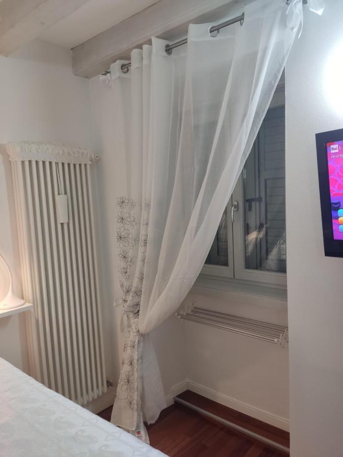 Jennifer House. Trento Esterno foto